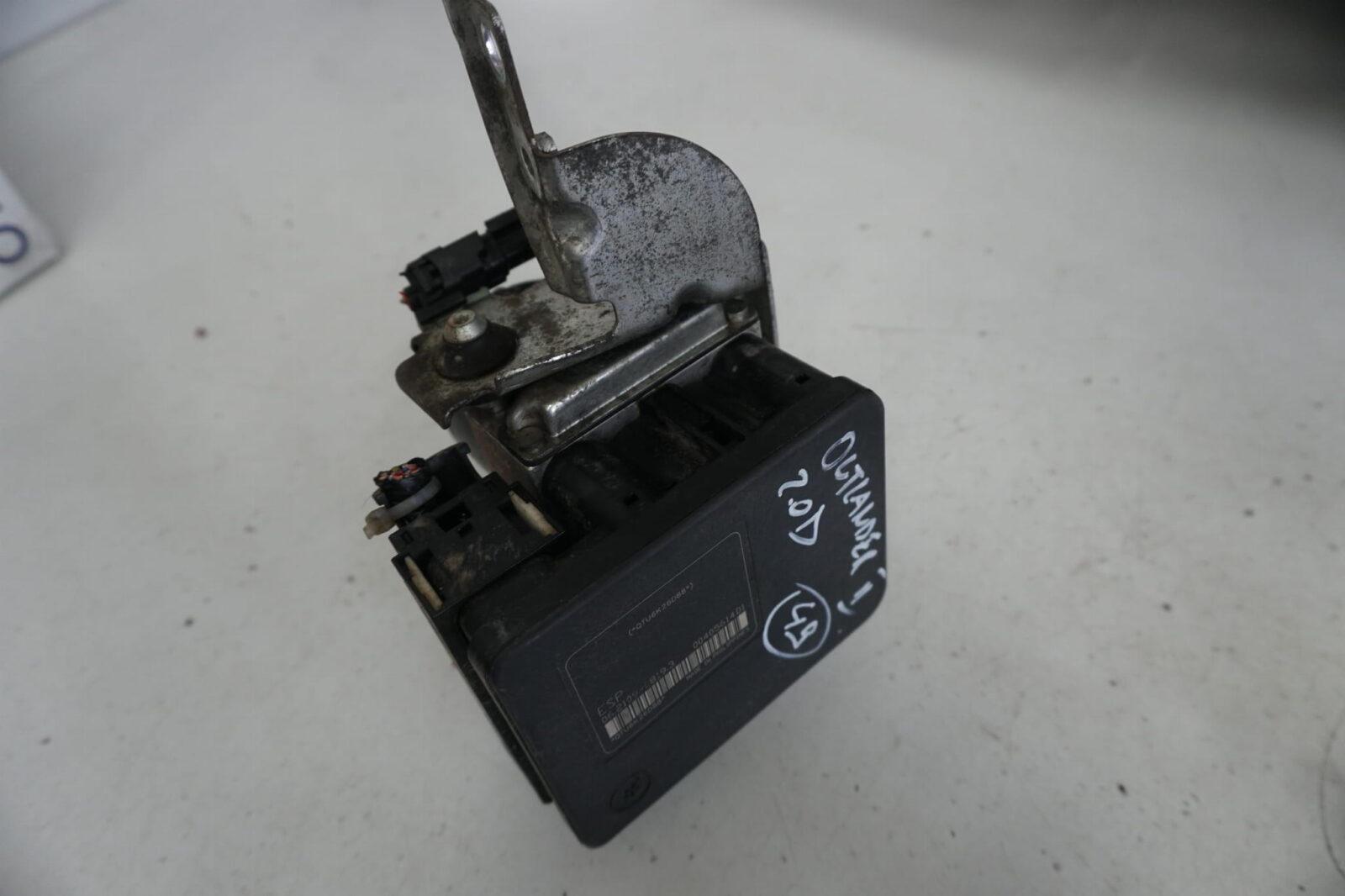 Mitsubishi Outlander II Sterownik Abs 4670a336