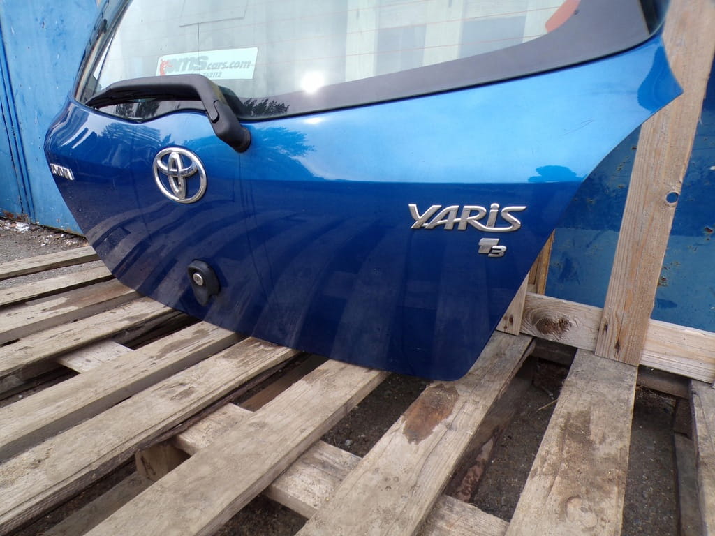 Toyota Yaris II Klapa Bagażnika 8t0 Szyba Nr.70 - obrazek 3