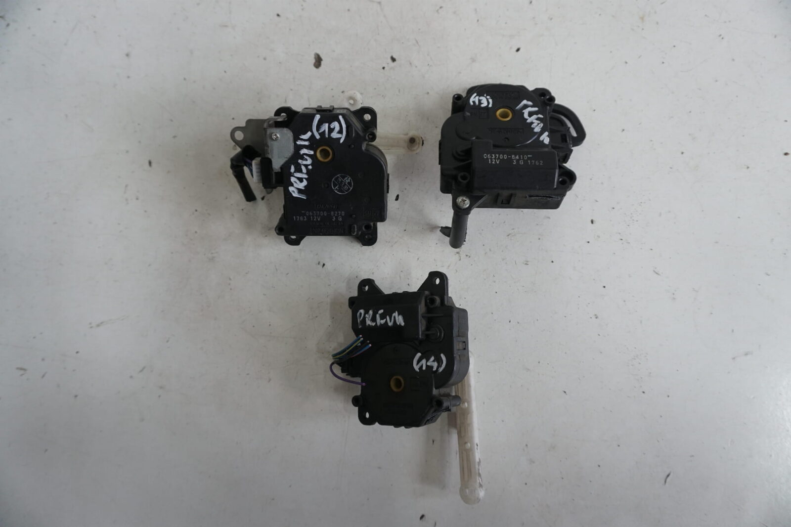 Toyota PreVIa Silniczek Nagrzewnicy 063700-8270 063700-8410