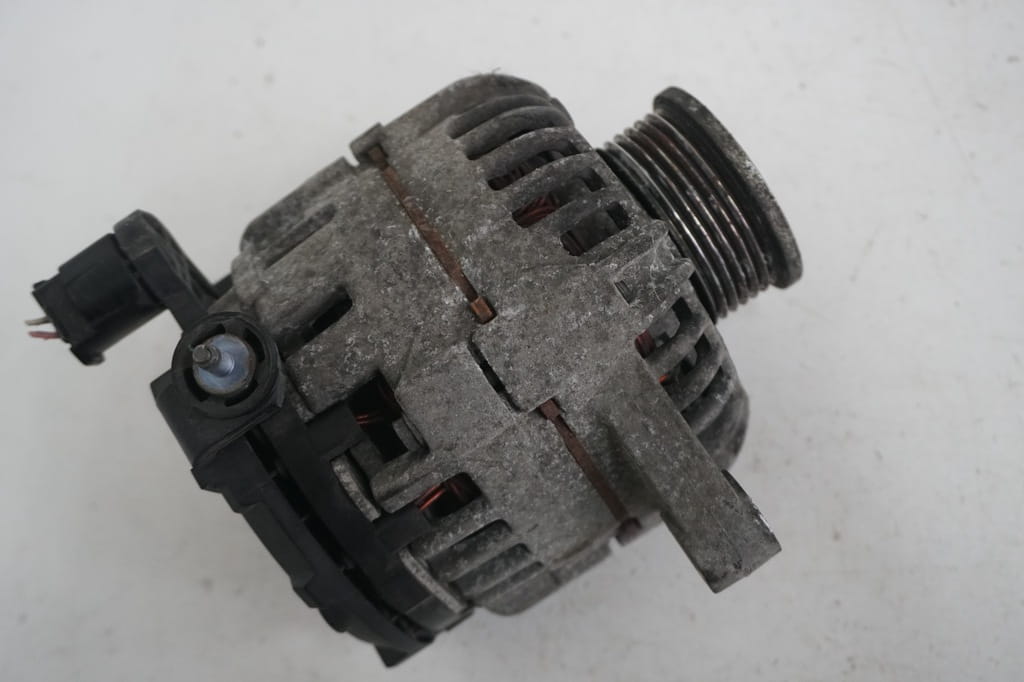 Toyota Yaris II Alternator 27060-0n011 1.4diesel D4d