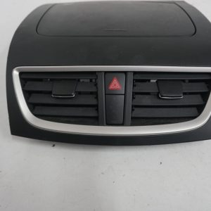 Suzuki Swift Mk7 IV Kratka Wentylacyjna Schowek 73820-68la