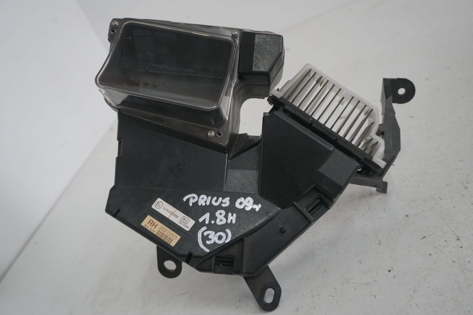 Toyota Prius III Head Up 83108-47010 Uk