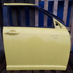 Suzuki Swift Mk6 III Drzwi Prawe Przednie Zcj Żółte