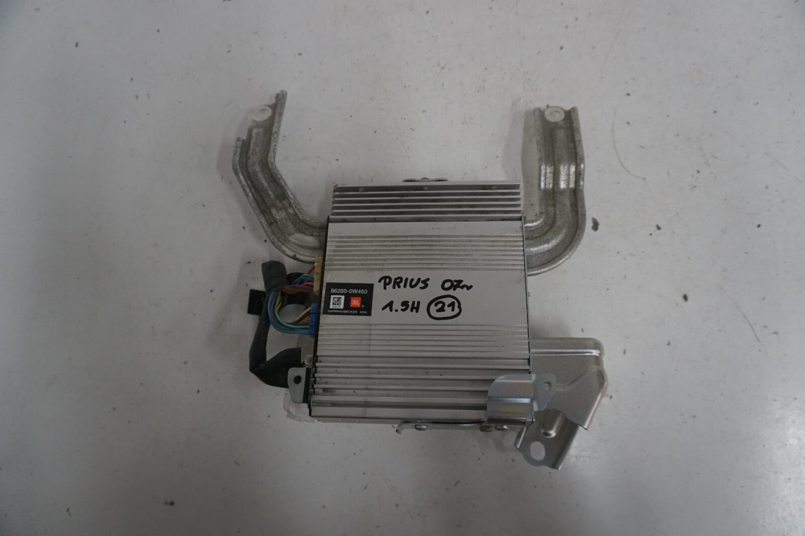 Toyota Prius II Wzmacniacz 86280-0w460