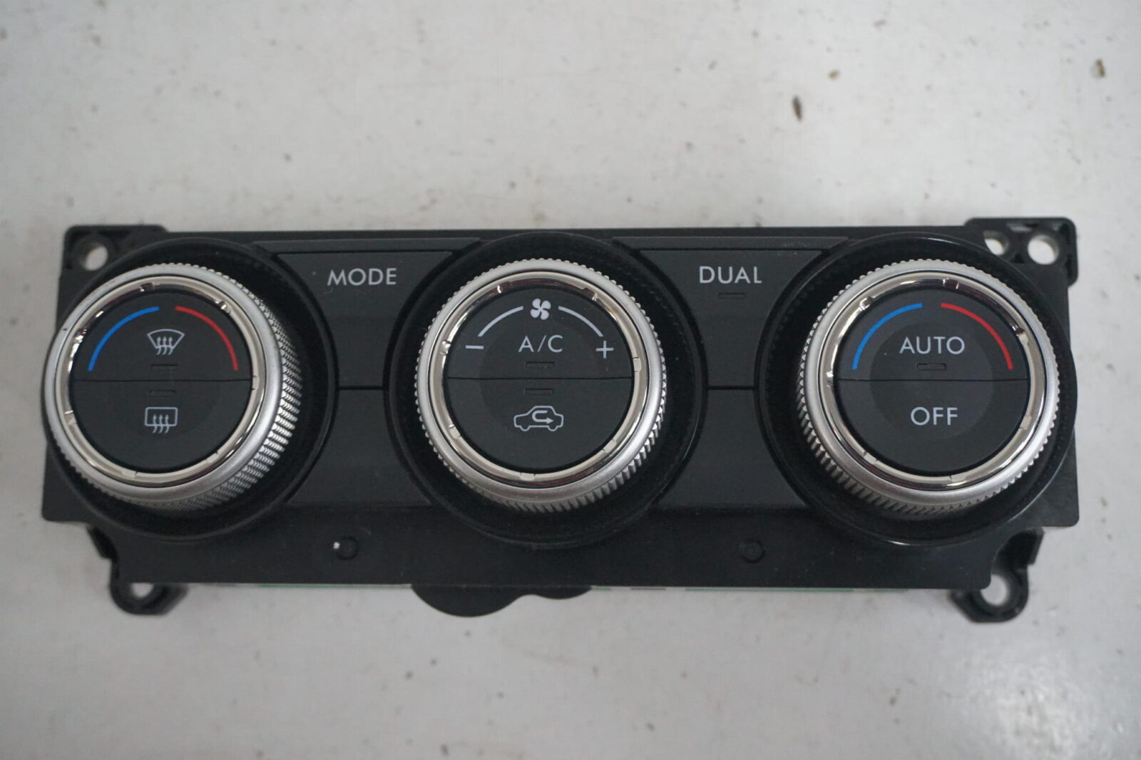 Subaru Levorg 2020r Panel Nawiewu Klimatyzacji 72311va320