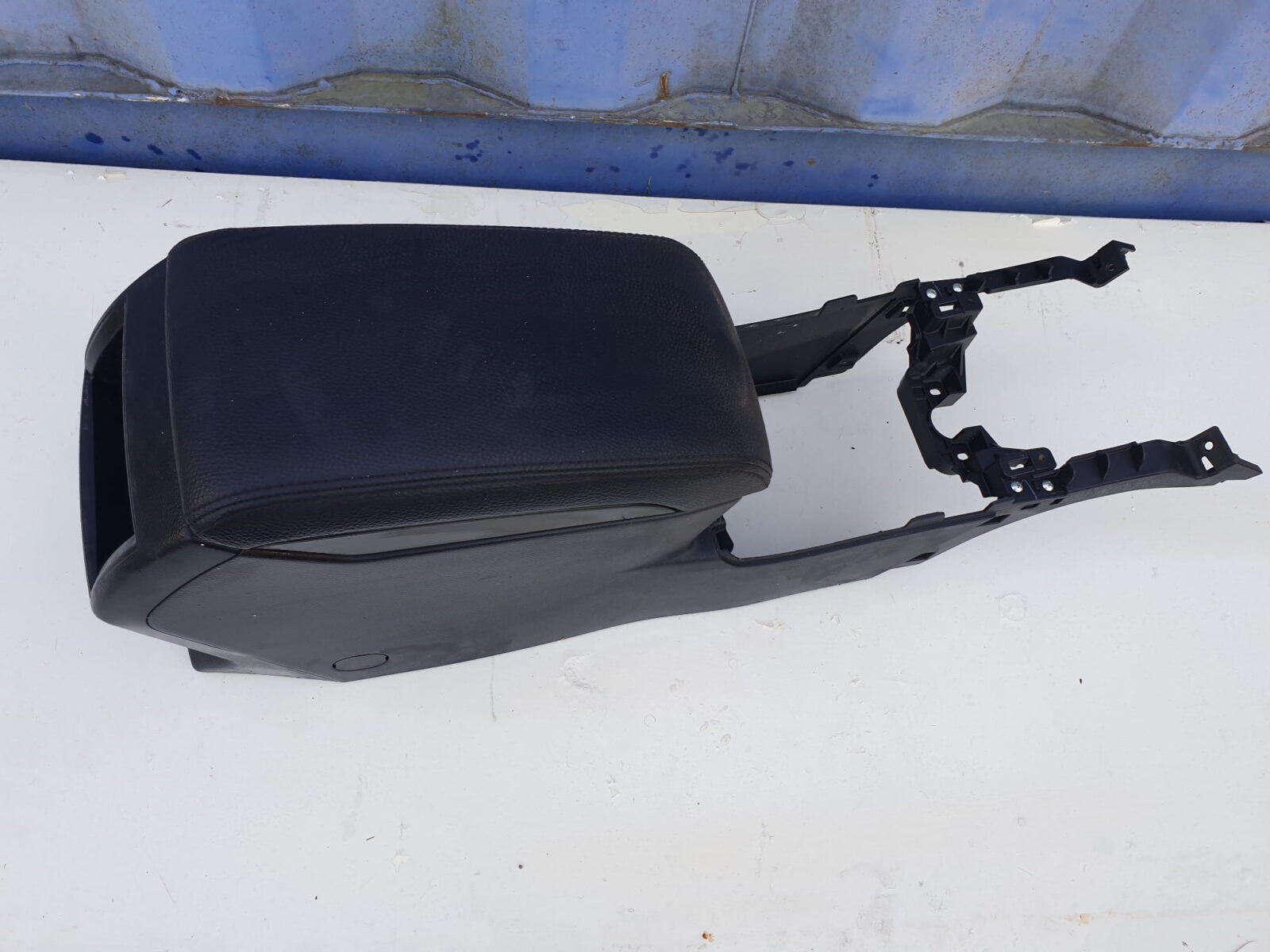 Subaru Legacy V Outback IV Podłokietnik Tunel 92174aj000