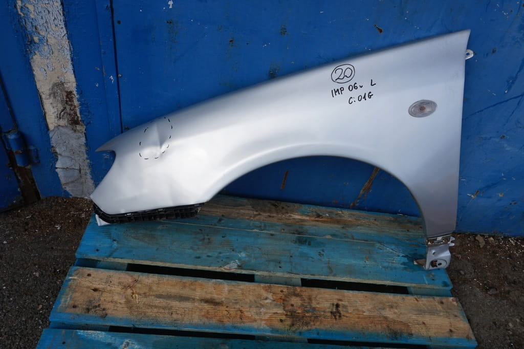 Subaru Impreza Gg 2006r Błotnik Lewy Przód 01g