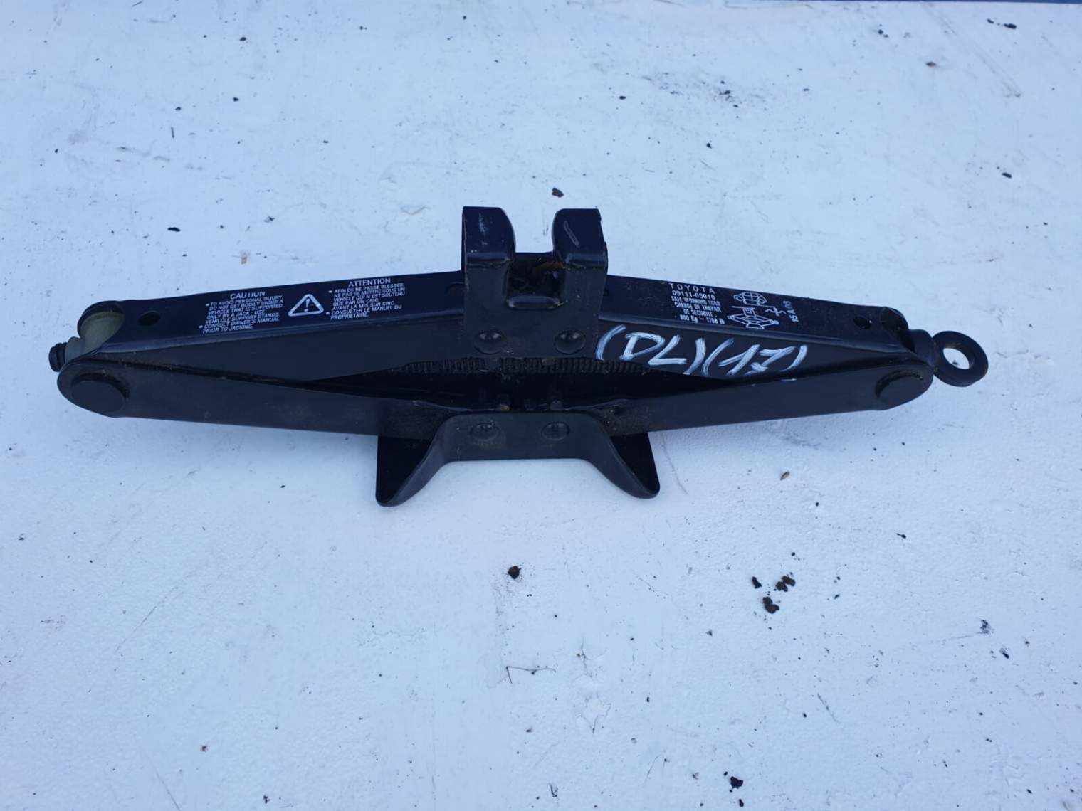 Toyota Yaris II Podnośnik Lewarek Trapezowy 09111-05010