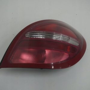 Nissan Almera N16 Lampa Prawa Tylna