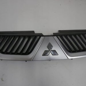 Mitsubishi Outlander II Atrapa Grill 7450a038 7450a037zz A31