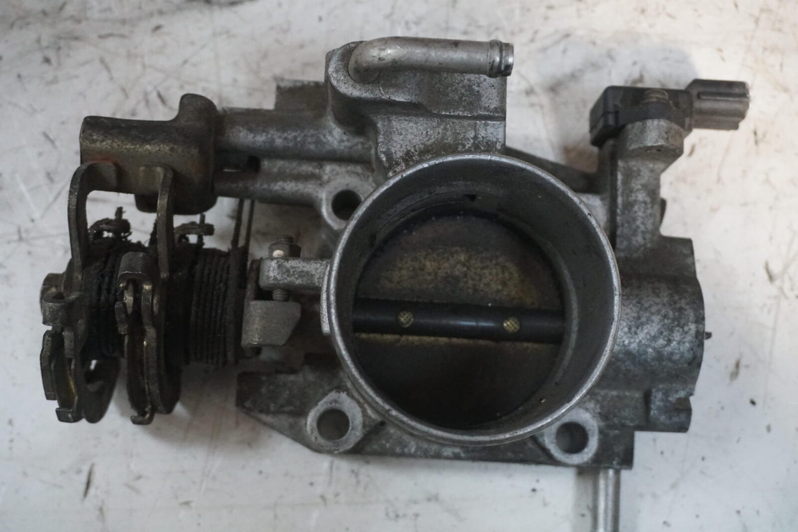 Subaru Forester Sf I Przepustnica 2.0benzyna 22627aa130