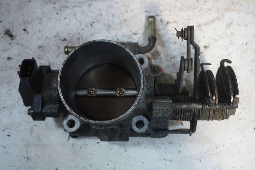 Subaru Outback Bg Przepustnica 2.5 Benzyna Czujnik Hitachi Sera483-06