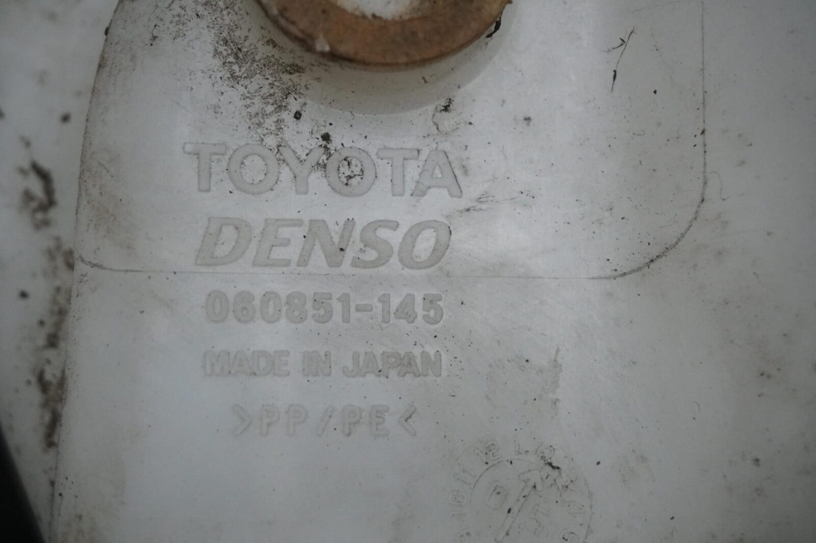 Toyota Prius II Zbiornik Płynu Spryskiwaczy 060851-145 85330-60190 - obrazek 3