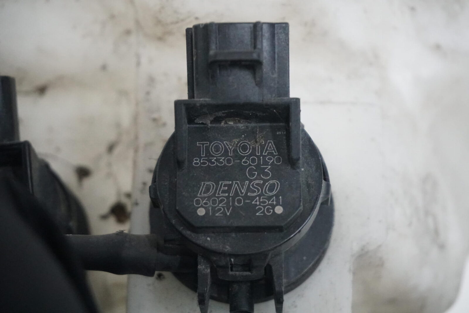Toyota Prius II Zbiornik Płynu Spryskiwaczy 060851-145 85330-60190 - obrazek 4