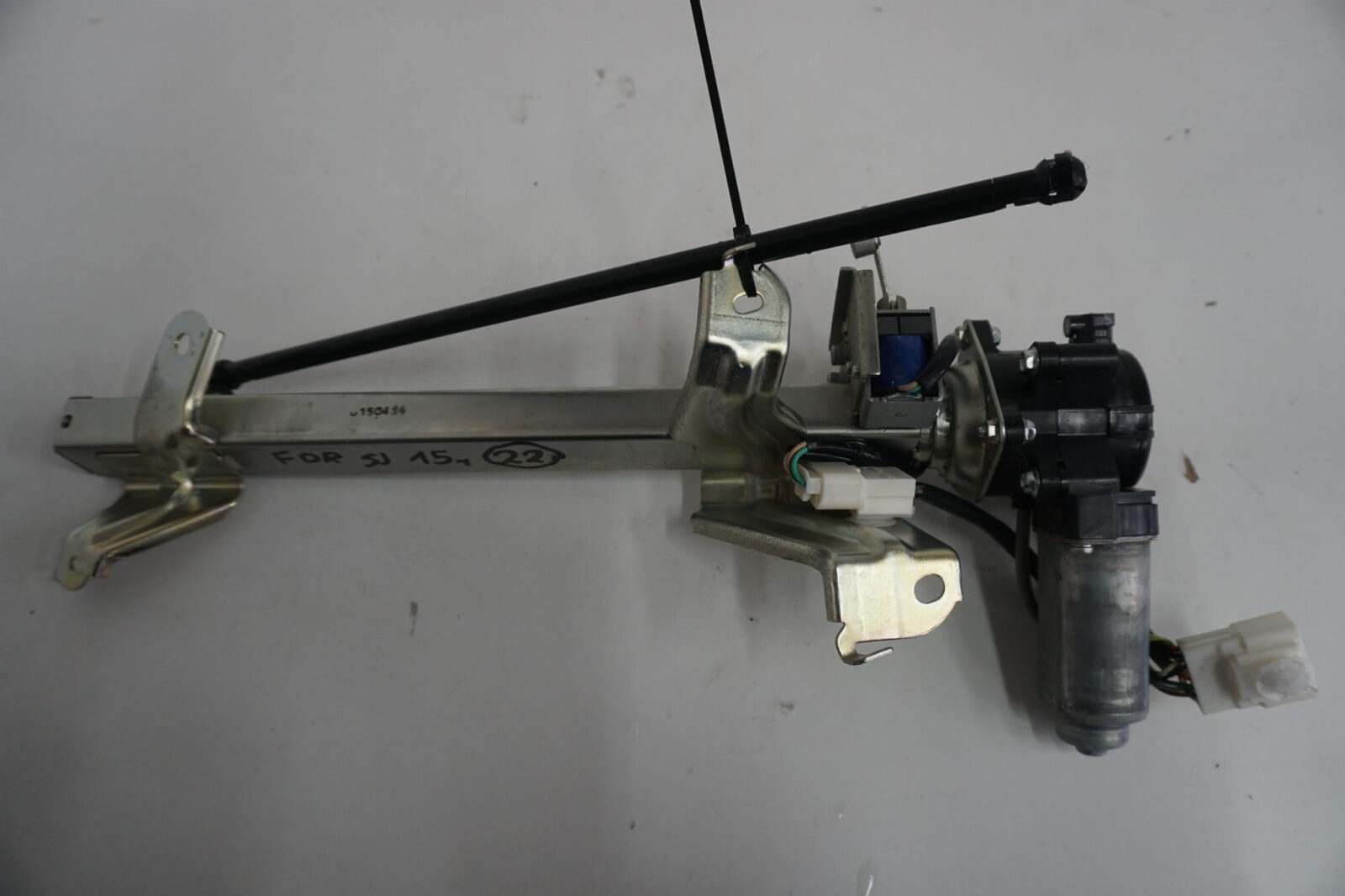 Subaru Forester IV Sj Mechanizm Podnoszenia Klapy Bagażnika 830100-1090 2015rok - obrazek 2