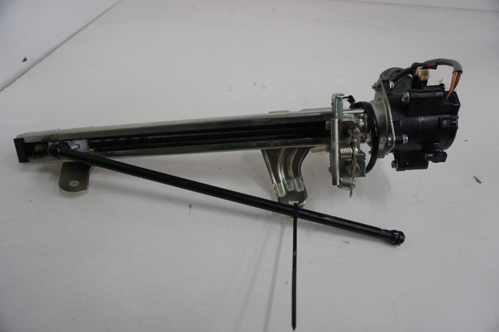 Subaru Forester IV Sj Mechanizm Podnoszenia Klapy Bagażnika 830100-1090 2015rok - obrazek 3