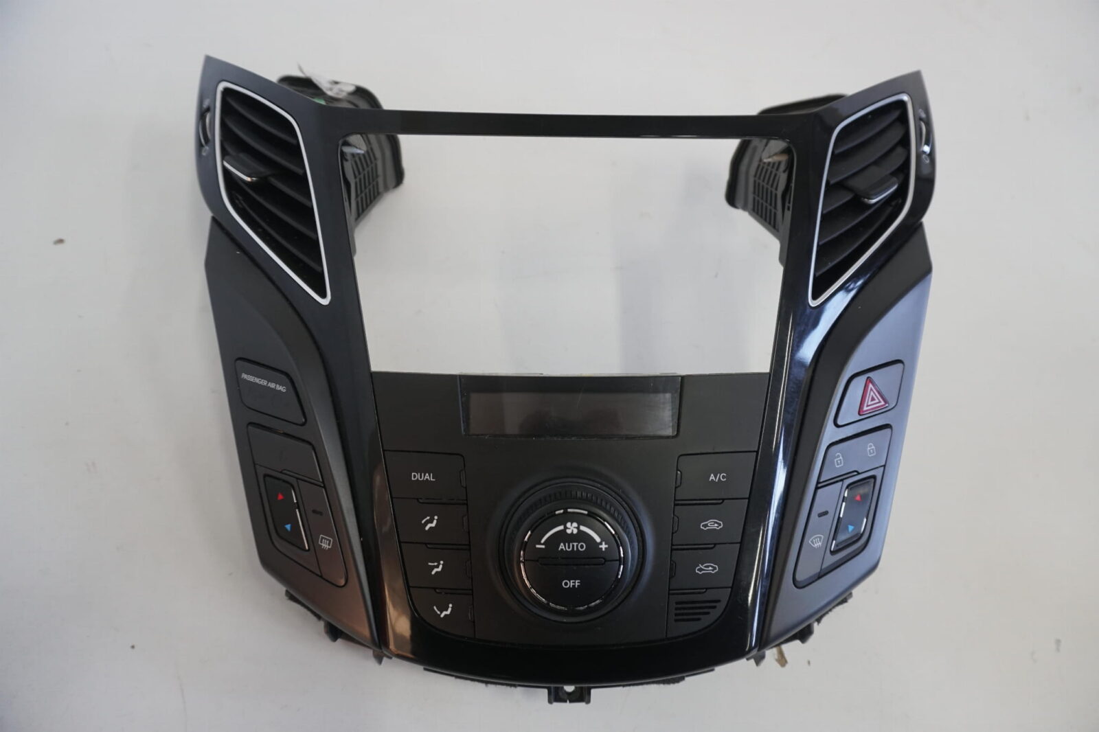 Hyundai I40 Panel Sterowania Klimatyzacji 97250-3zxxx 97250-3zrm0