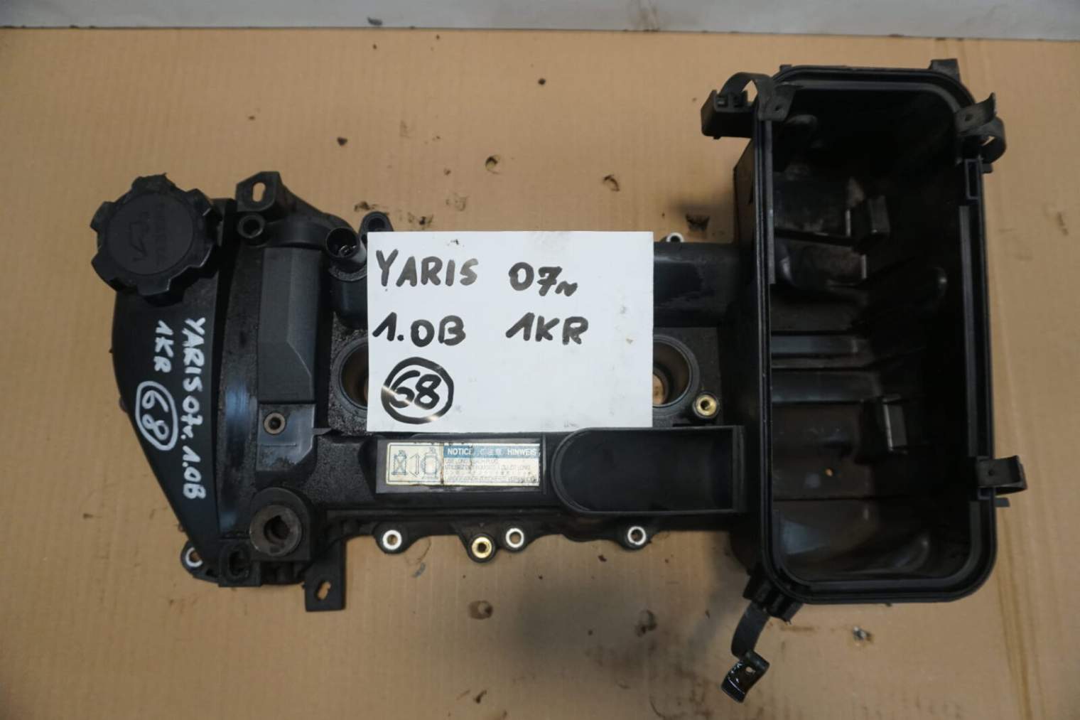 Toyota Yaris II 1.0benzyna 1kr-Fe 1kr-Y52 Pokrywa Zaworów 112100q010 ; 1121040130