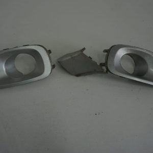 Subaru Legacy IV Zaślepki Zderzaka 57731ag410 57731ag440 57731ag400