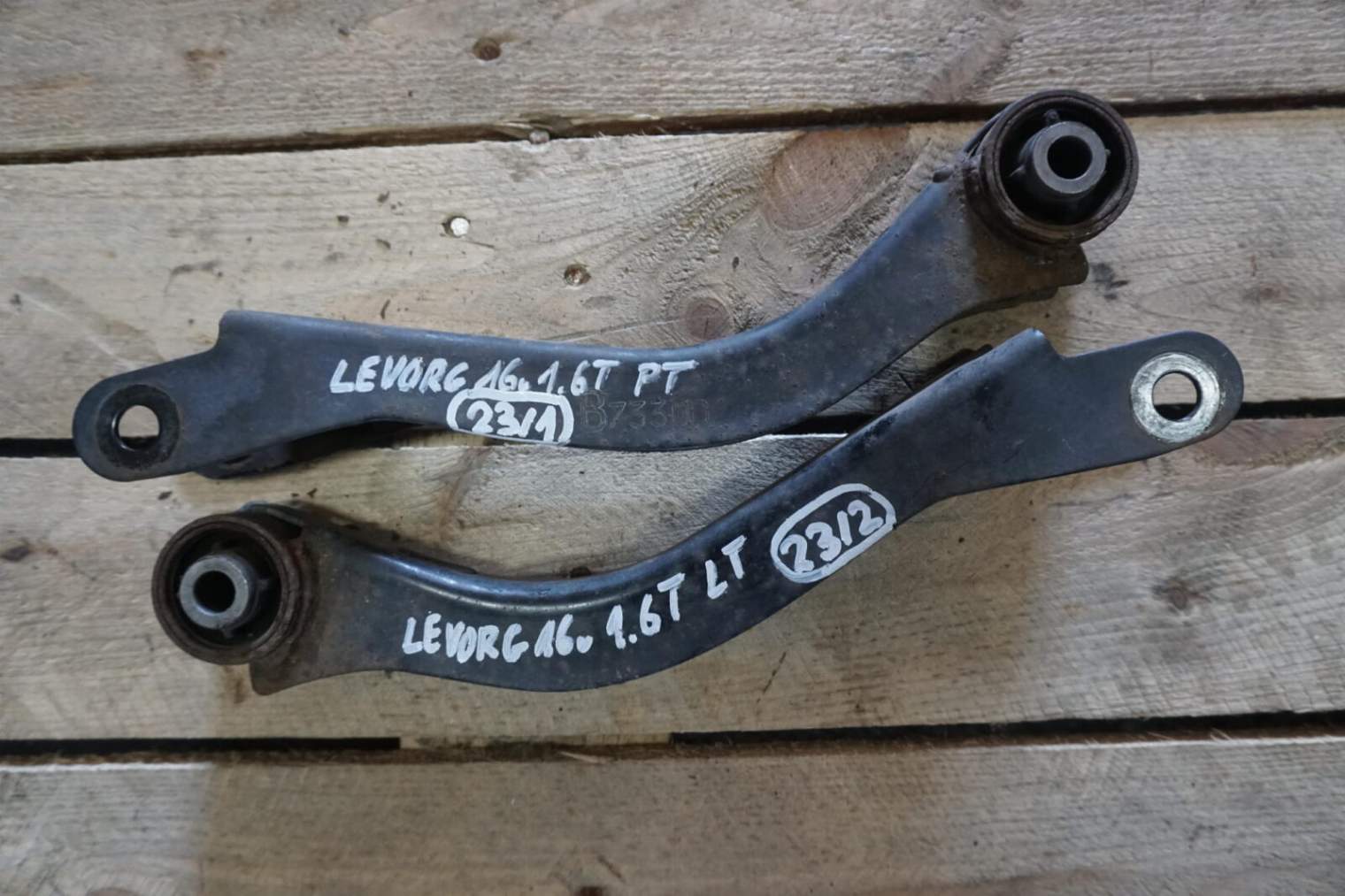 SUBARU LEVORG WAHACZ TYLNY PRAWY LEWY TULEJA nr.23
