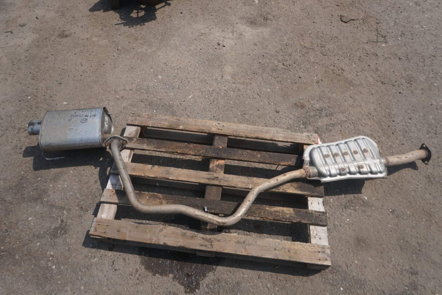 SUBARU FORESTER IV SJ 2.0B FB20  TLUMIK SRODKOWY 44200SG010