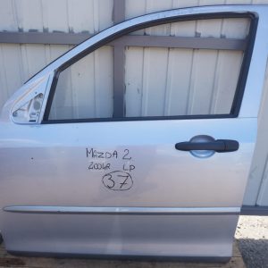 MAZDA 2 DY DRZWI LEWE PRZEDNIE 2004rok