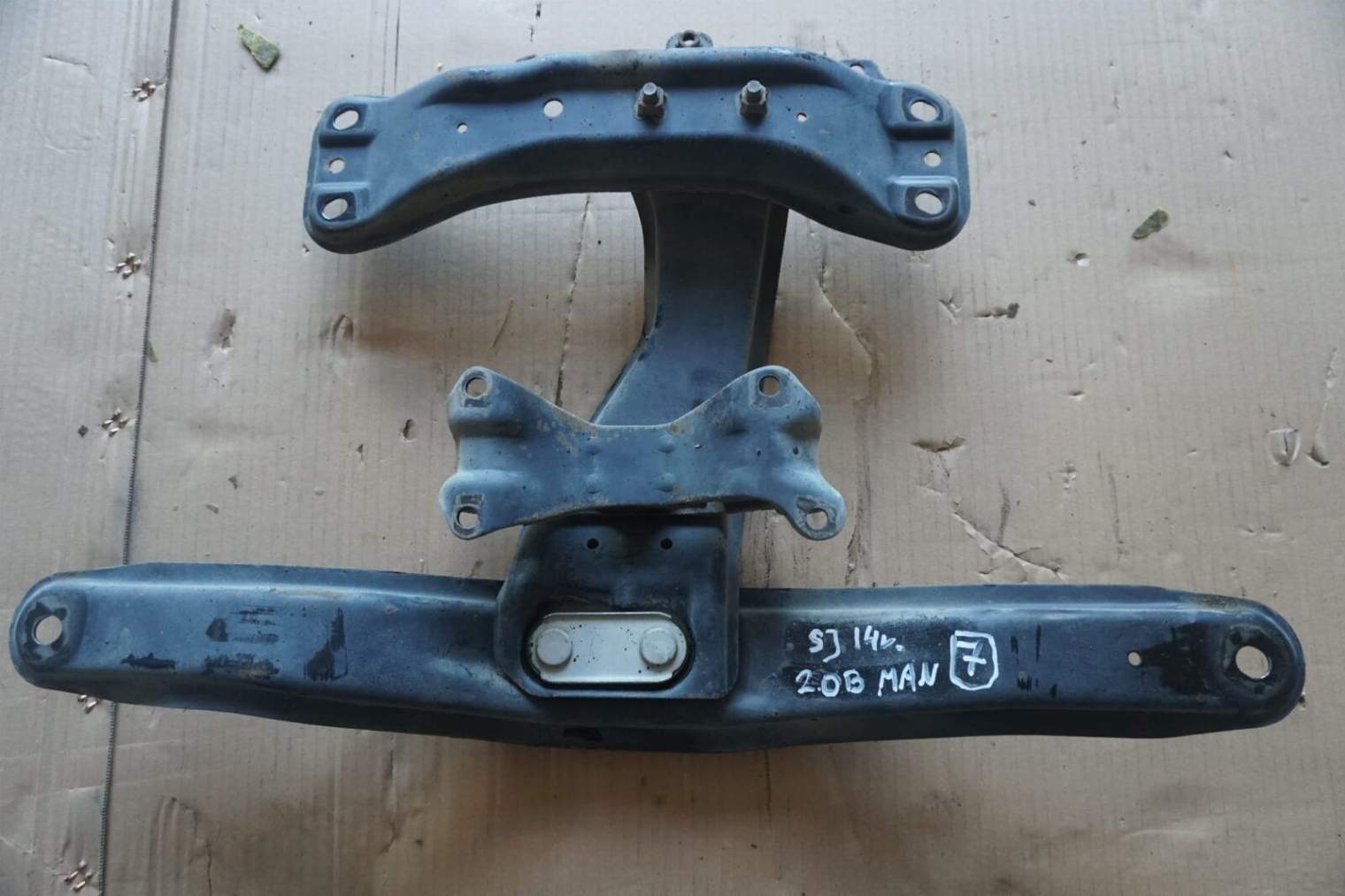 SUBARU FORESTER IV SJ 2013-2017R J8U PODUSZKA SKRZYNI BIEGOW WSPORNIK LAPA 41022AC180 ; 41011AG051 ; 41011AG040