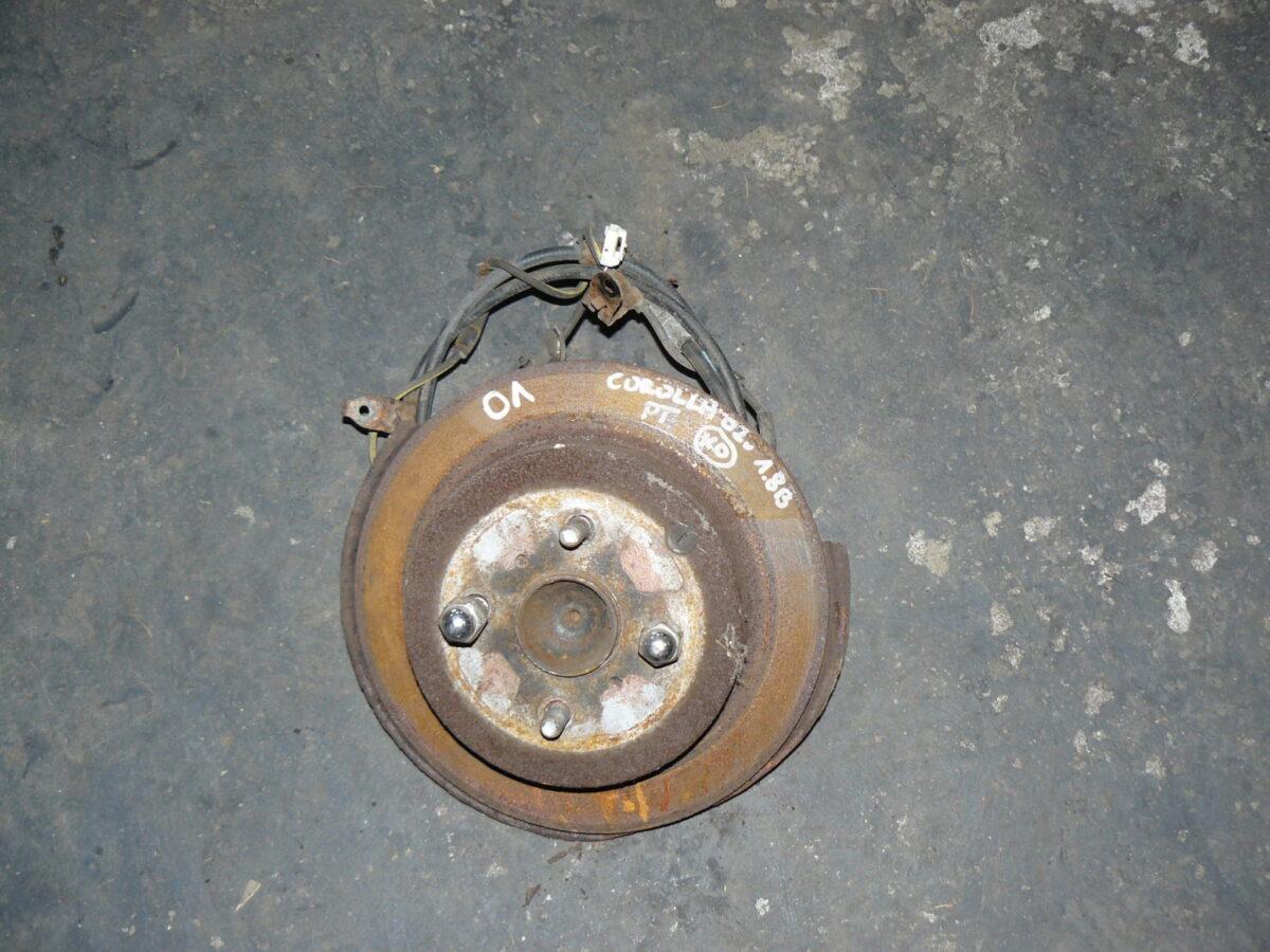 Toyota Corolla Verso 2002r 1.8 Zwrotnica Piasta Prawy Tył