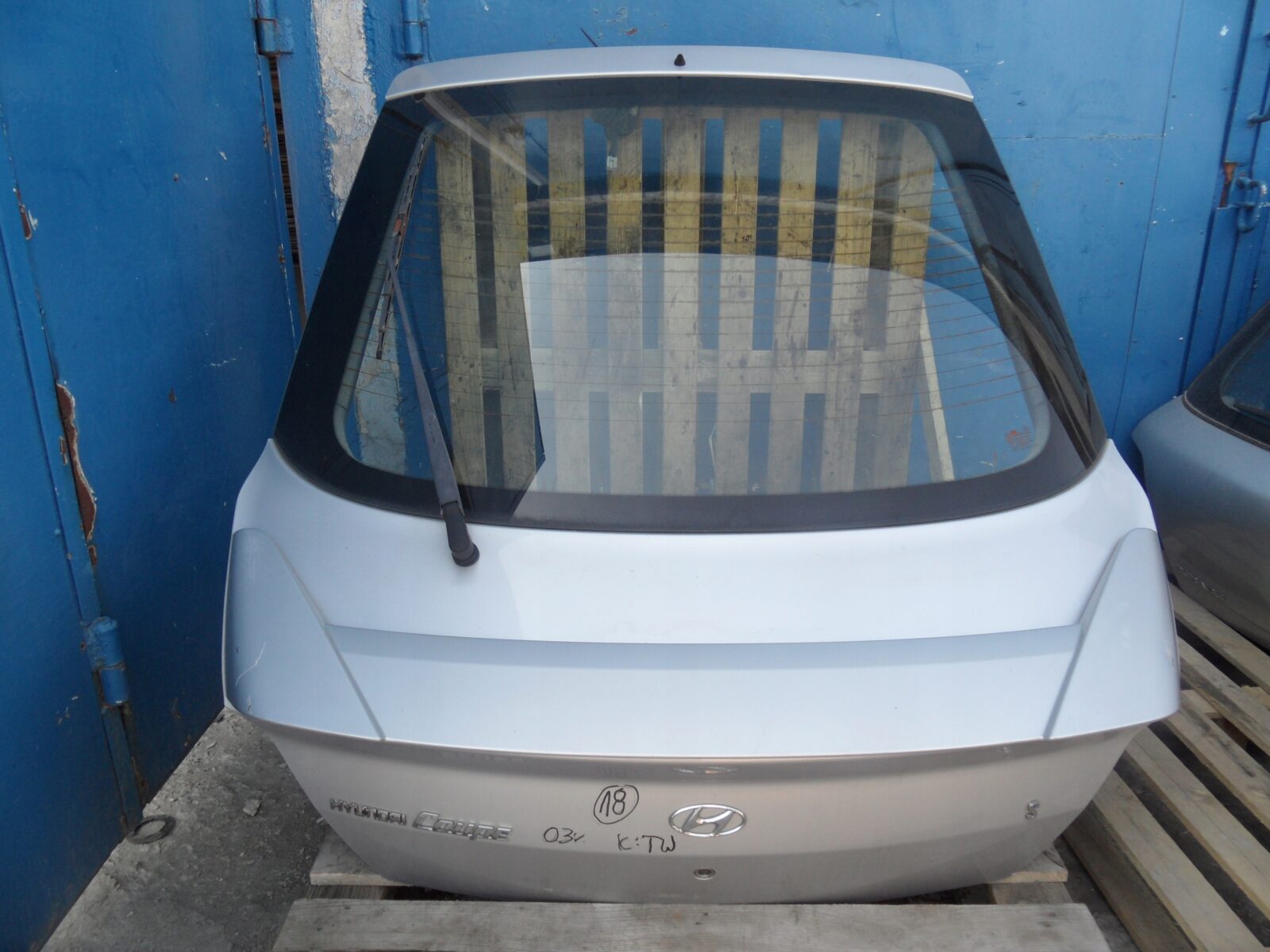 Hyundai Coupe 2004r Klapa Bagażnika Tv Szyba