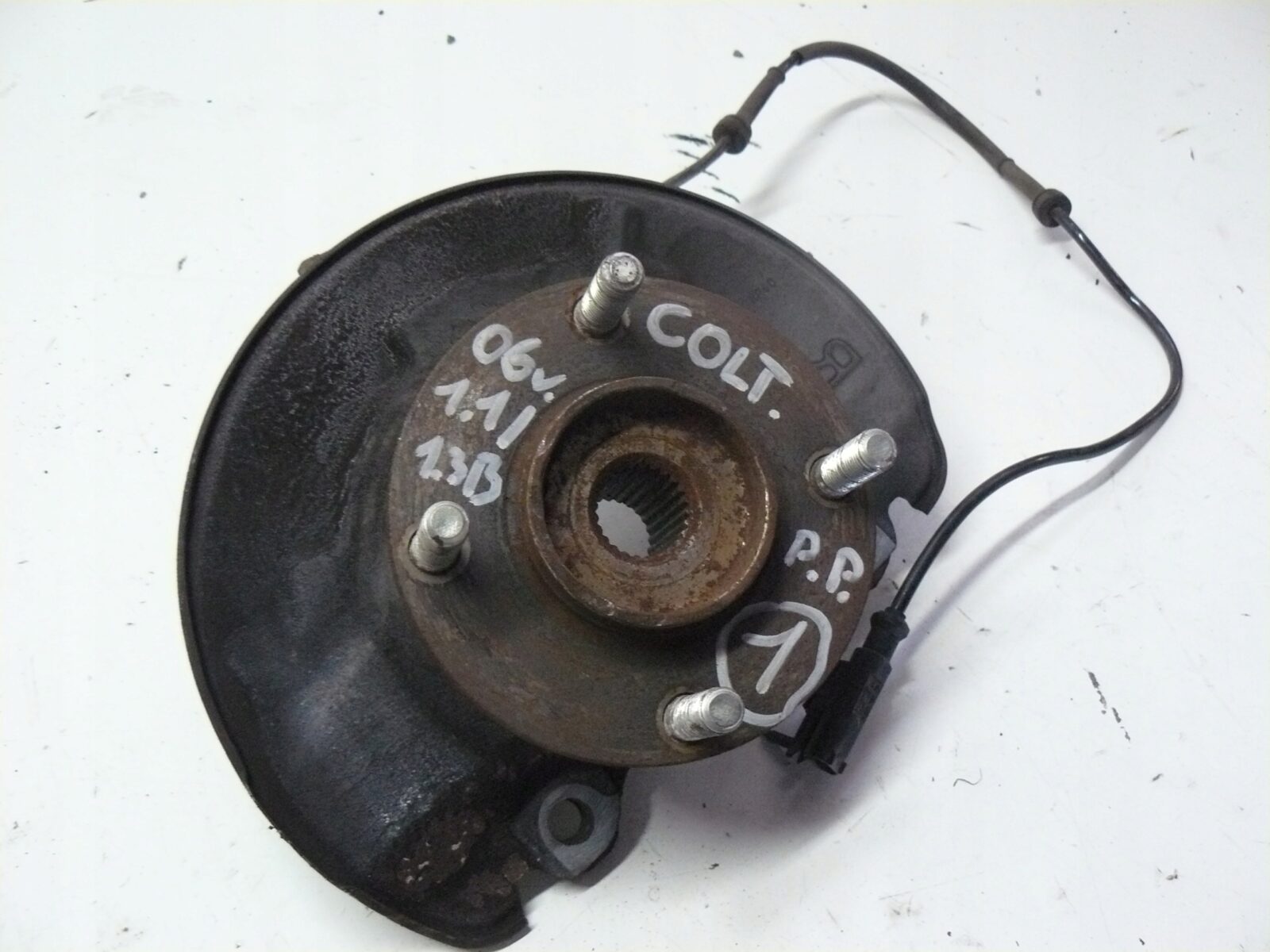 Mitsubishi Colt VI 04-12r Zwrotnica Piasta Łożysko