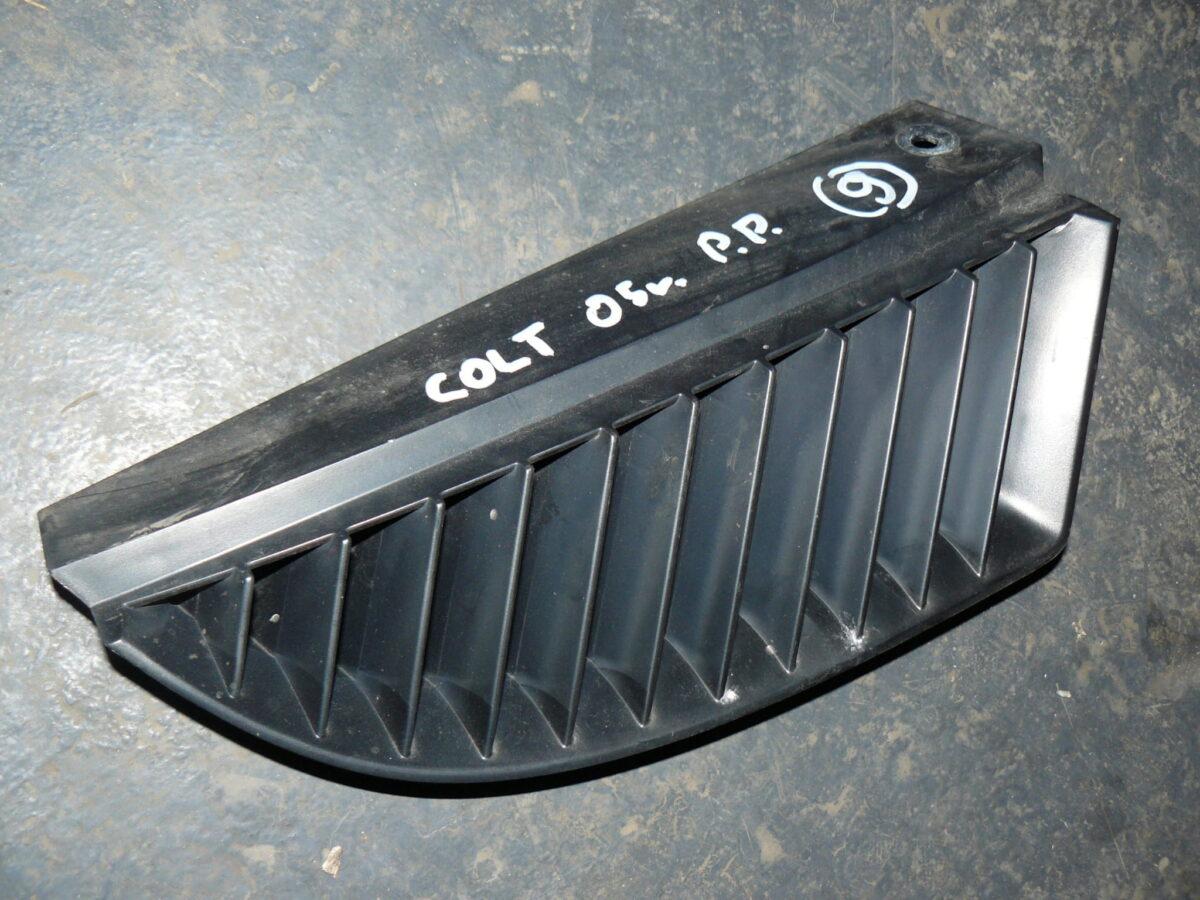 Mitsubishi Colt 2005r Atrapa Grill Prawa
