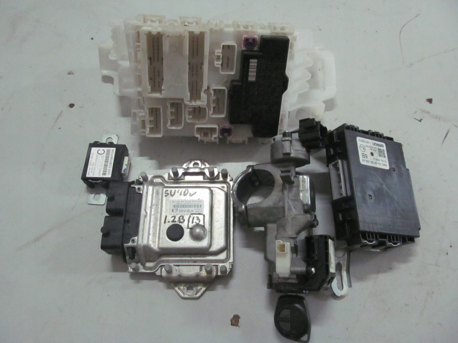 Suzuki Swift Mk7 Sterownik Komputer 33910-69l00