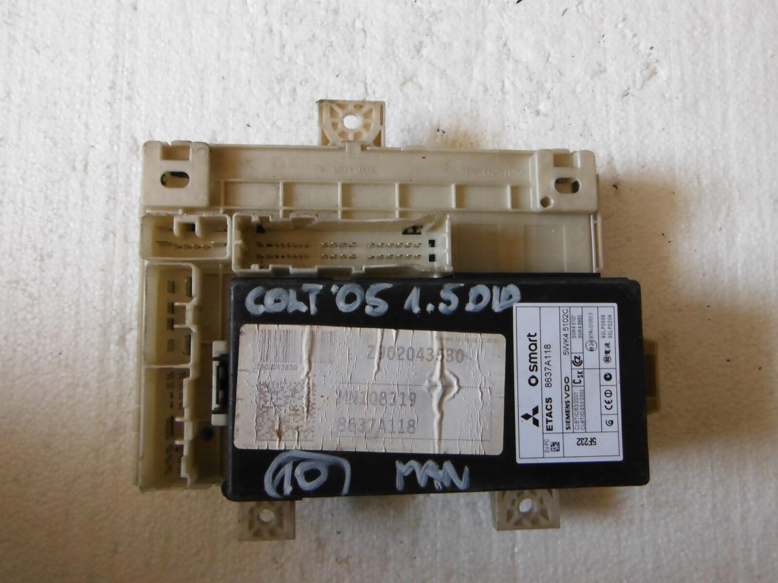 Mitsubishi Colt Cz 2005r 1.5d Bezpieczniki Moduł Sterownik Mn108319 8637a118