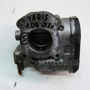 Toyota Yaris II Przepustnica 22030-00010 1.0BENZYNA