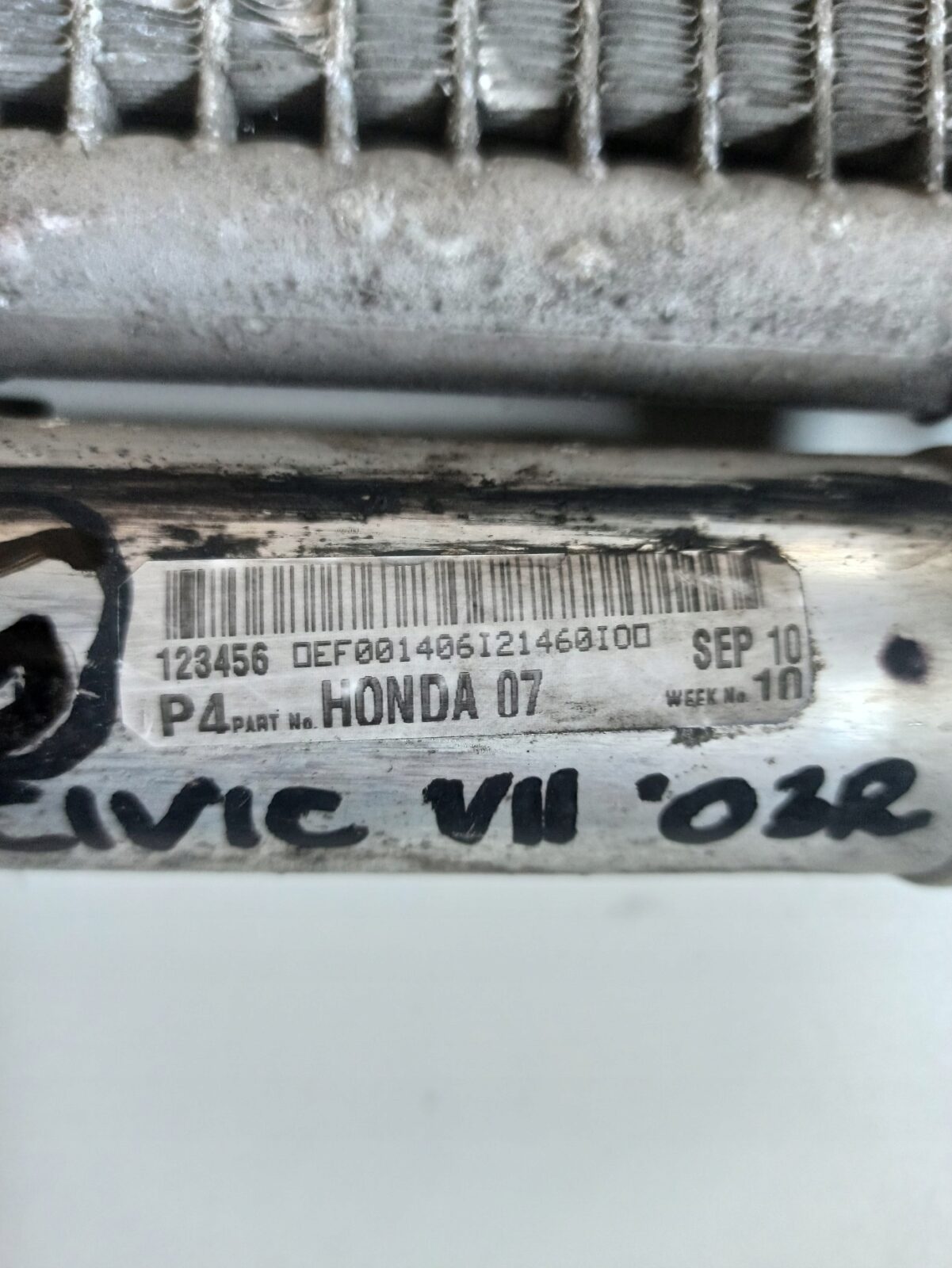 Honda CIVIc VII 2003r 1,6b Chłodnica Klimatyzacji - obrazek 4