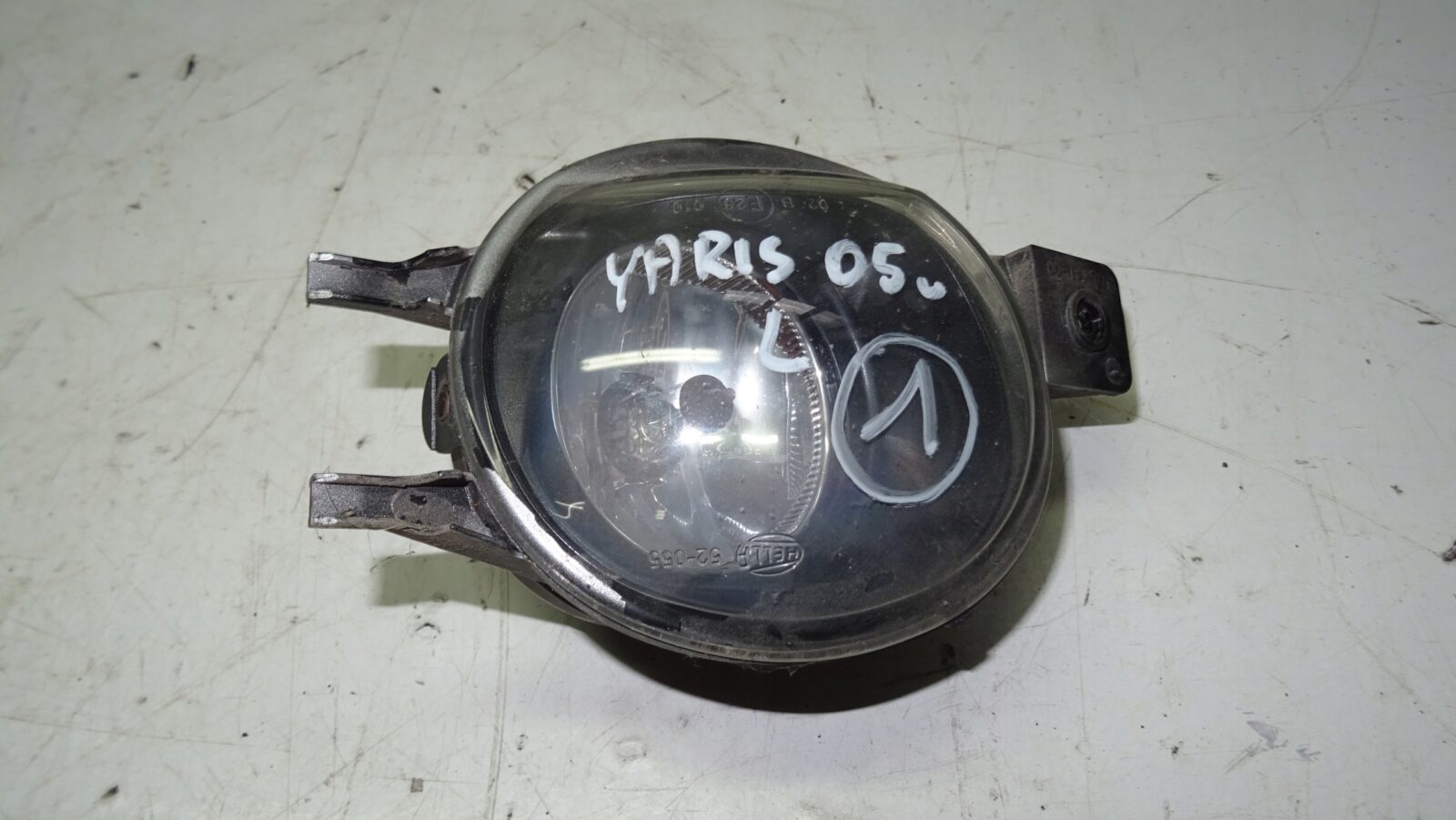 Toyota Yaris I 2005r Halogen Lewy