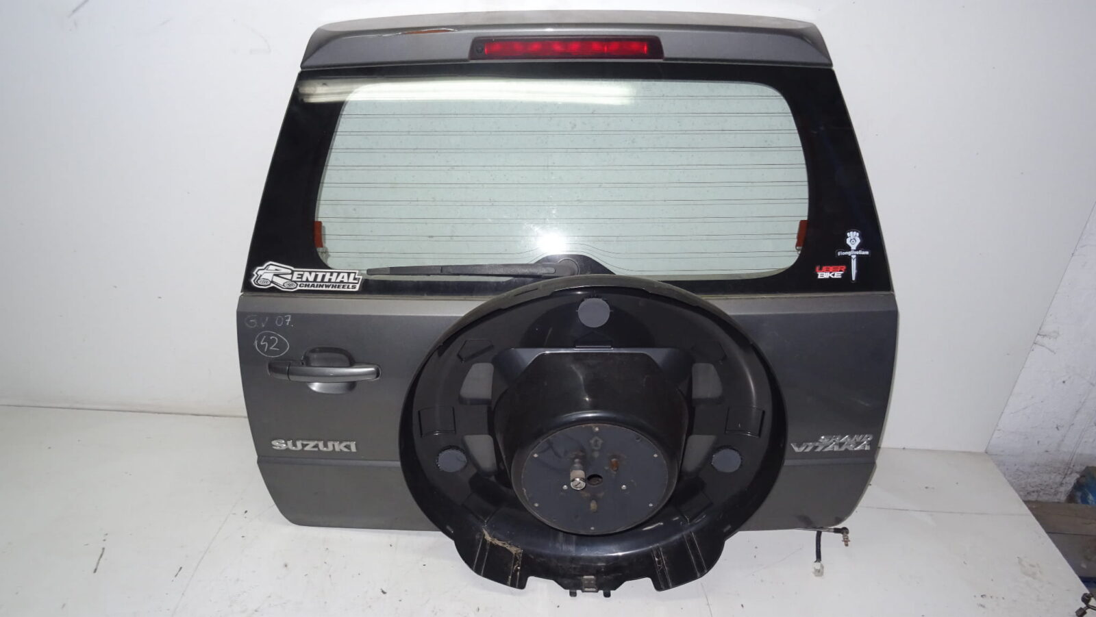 Suzuki Grand VItara II 2007r Klapa Bagażnika Zdl Szyba 8458065j00
