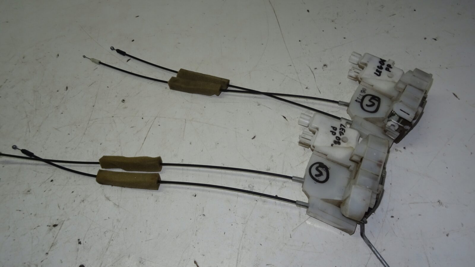 Subaru Legacy IV Outback BL Zamek Siłownik Prawy Przód