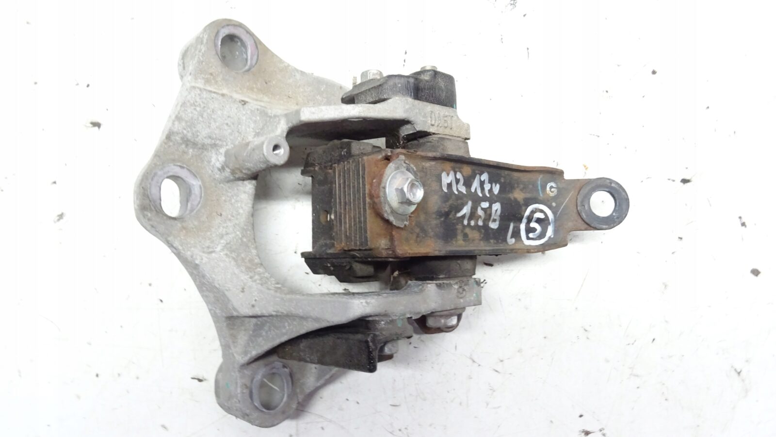 Mazda 2 Dj 17r Lapa Wspornik Poduszka Silnika Lewa