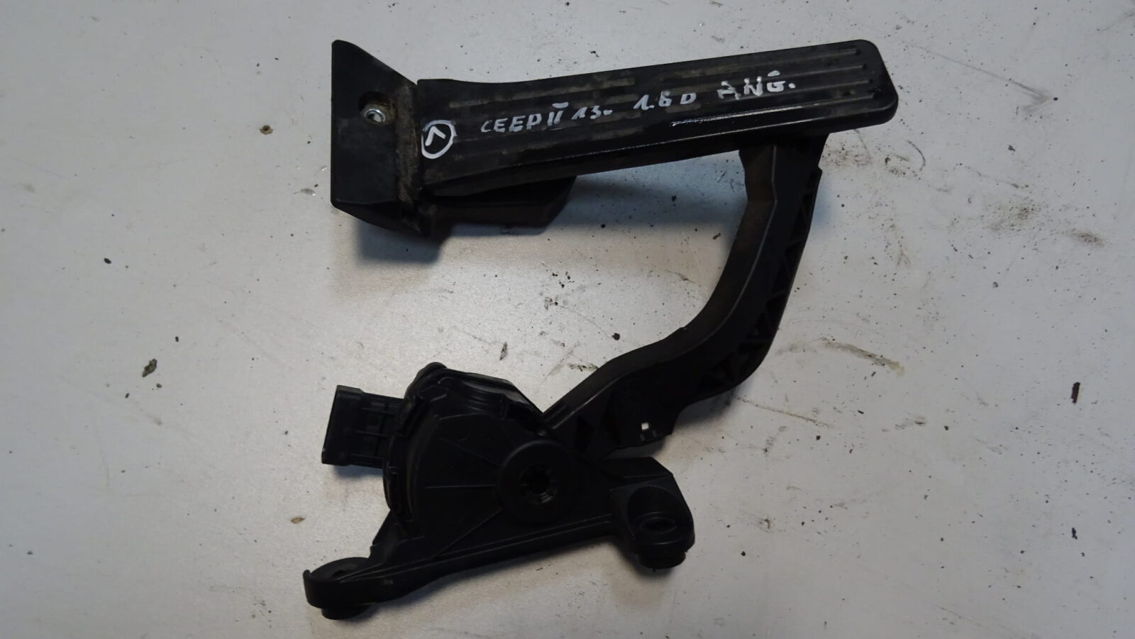 Kia Ceed II Jd 1.6 Pedal Gazu 32700-Xxxxx