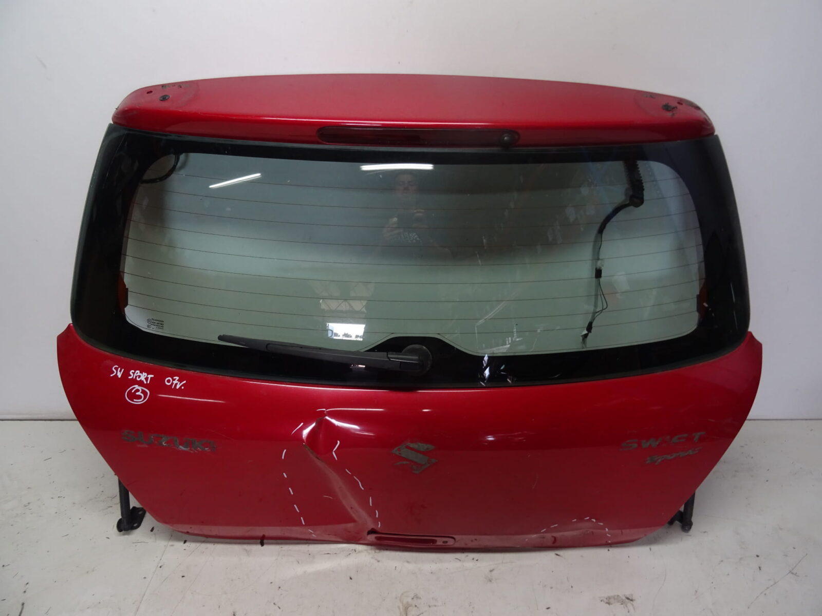 Suzuki Swift Mk6 Szyba Tylna Klapa Bagażnika 84570-63j00