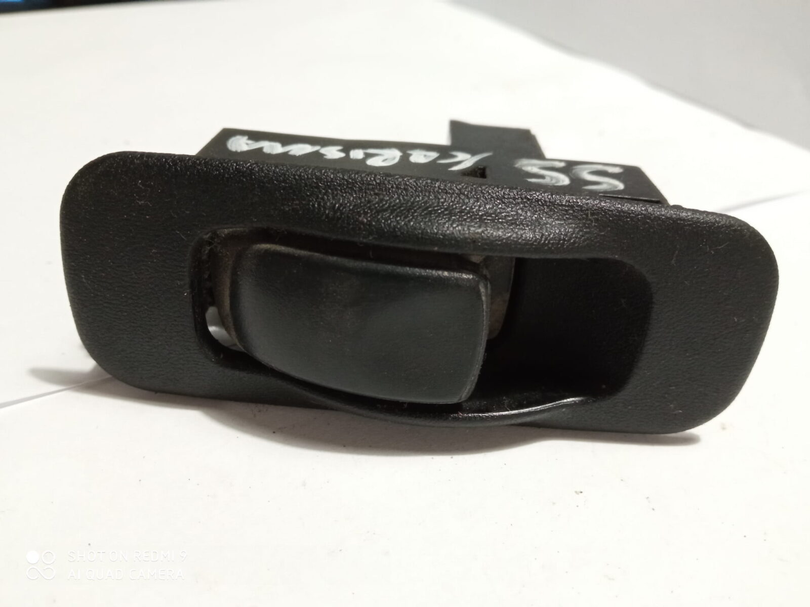 Mitsubishi Space Star Carisma Przełącznik Przycisk Szyby Tył Mr608737