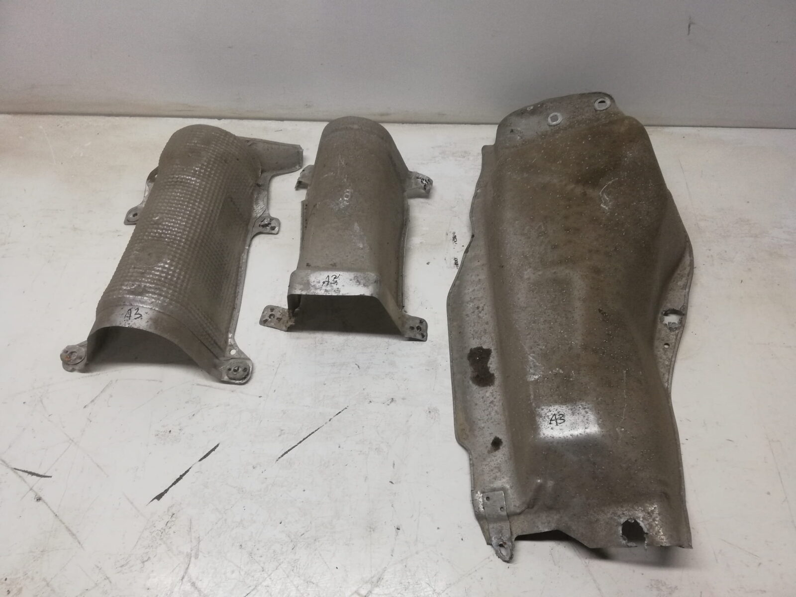 Audi A3 8l 2000r 1.6b Osłona Termiczna Komplet
