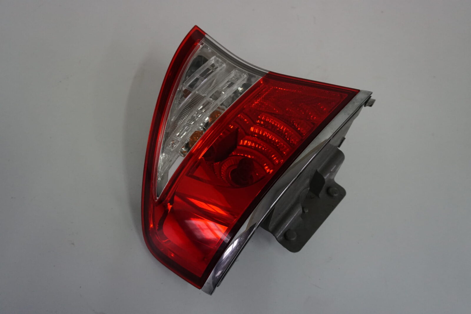 Subaru Legacy IV Sedan Lampa Lewa Tylna Nr.8