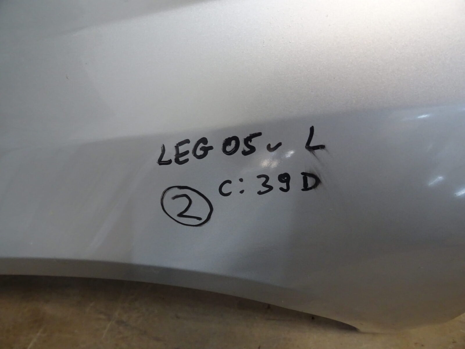 Subaru Legacy IV Błotnik Lewy Przedni 39d Nr.2 - obrazek 4