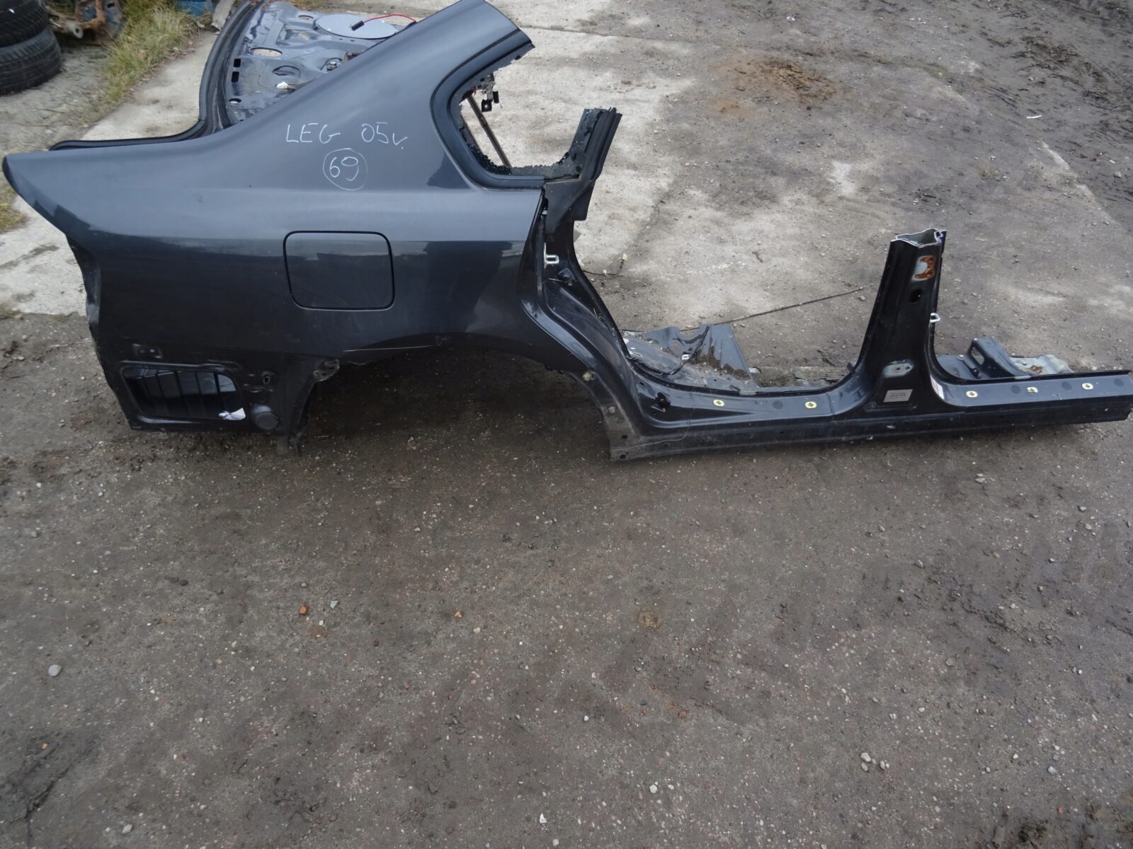 SUBARU LEGACY IV SEDAN BLOTNIK PRAWY TYLNY PROG 2004-2009rok