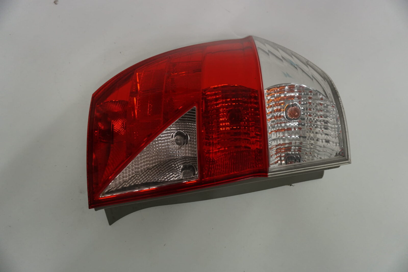 Honda Fr-V Lampa Lewa Tylna Nr.64