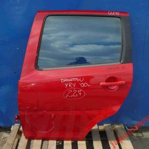 Daihatsu YRV Drzwi Lewe Tylne CZERWONE 200rok