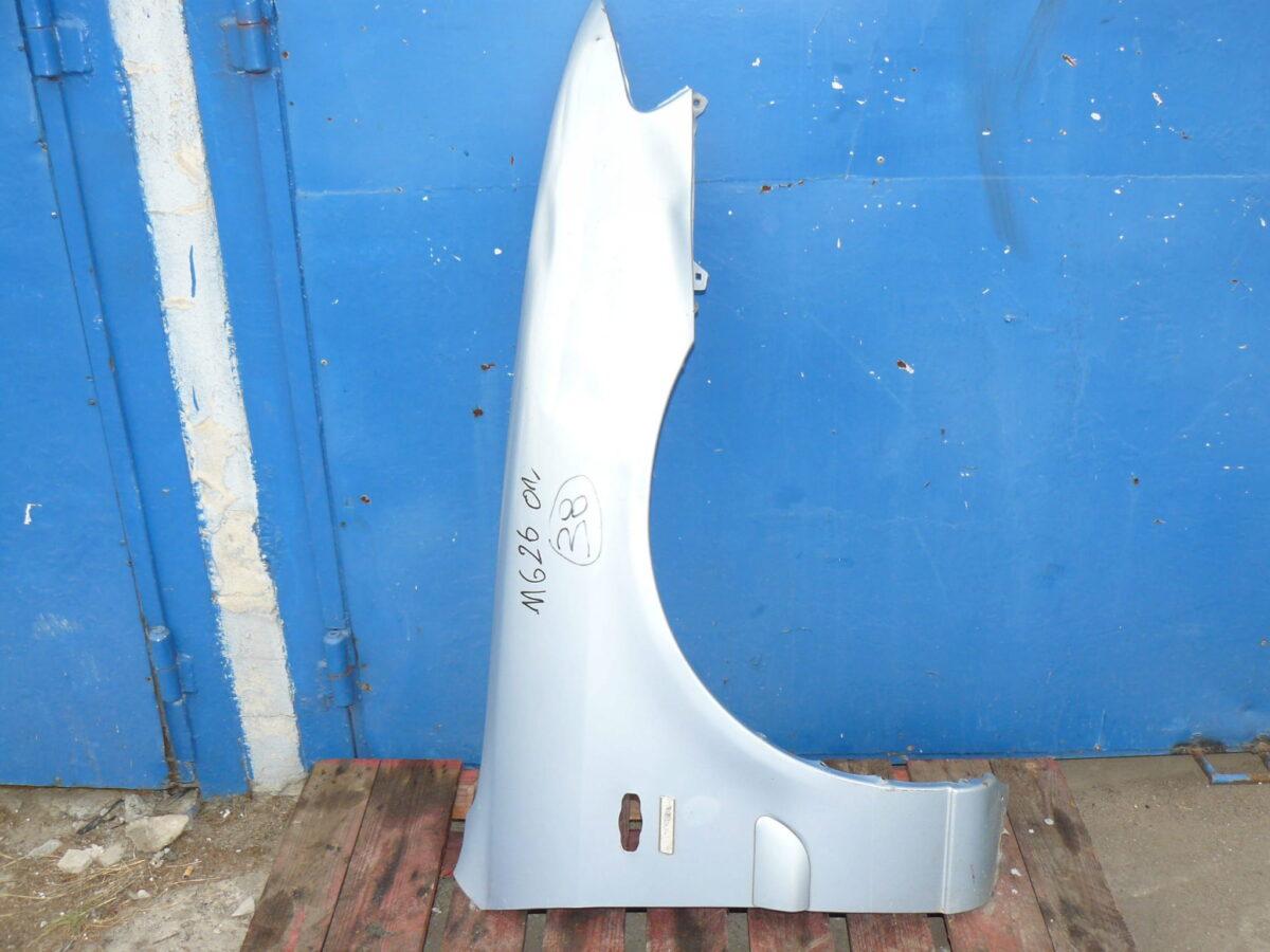 Mazda 626 2000 2001r Błotnik Prawy Przedni