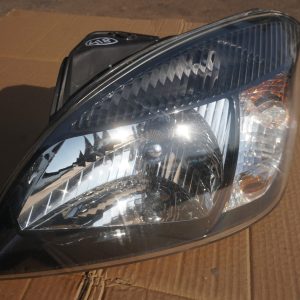 KIA RIO 2010R LEWA PRZEDNIA LAMPA 921011G650